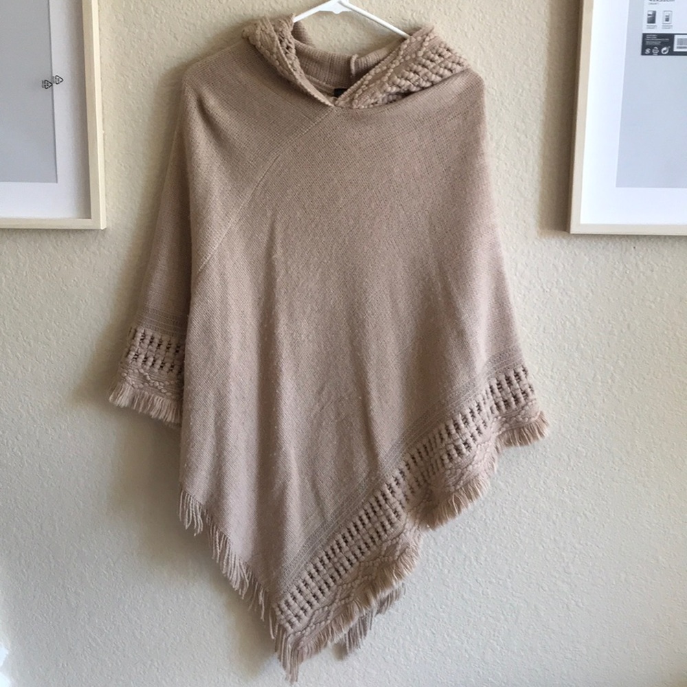 Tan Poncho